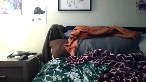 Snapshot of kylesingers chatting on 11/25/25, 12:05 kylesingers online show from 11/25/25, 12:05