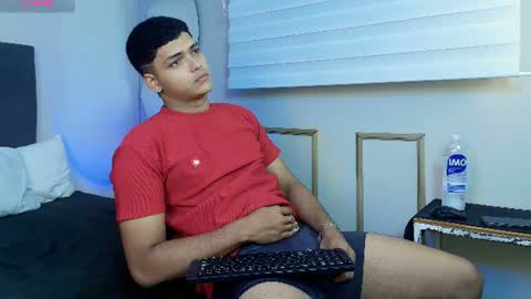 Kyliam online show from 07/07/26, 07:40