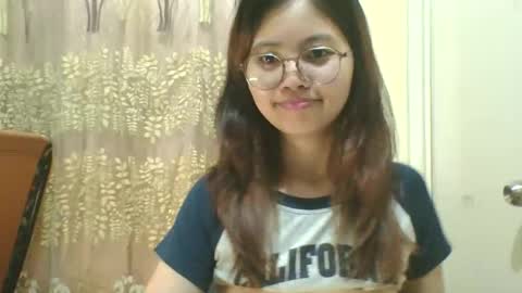 its me KYLIE online show from 09/18/25, 01:13