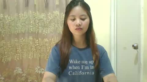 its me KYLIE online show from 10/28/25, 08:22