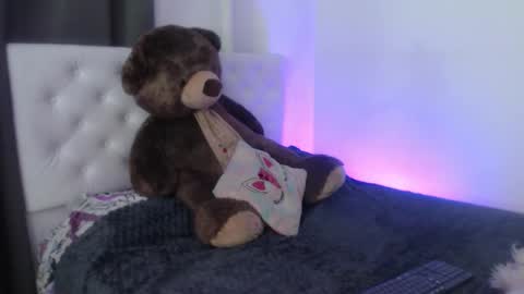 Sara online show from 09/20/25, 03:07