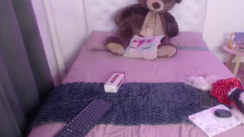 Sara online show from 11/27/25, 02:24