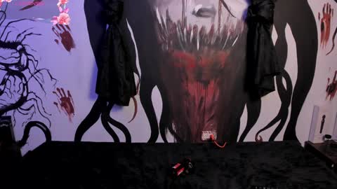 Snapshot of kylie_foxx1 chatting on 02/27/25, 01:05 submissive demon Please help me to reach 500 thumbs up online show from 02/27/25, 01:05