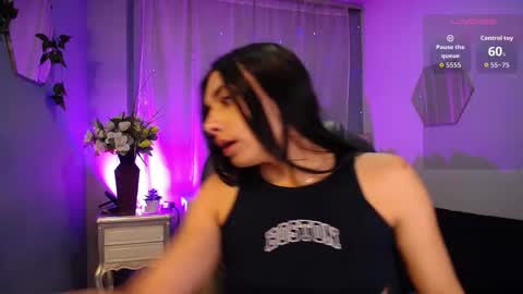 Snapshot of kylie_golden chatting on 09/17/25, 12:18 Kylie Myers online show from 09/17/25, 12:18