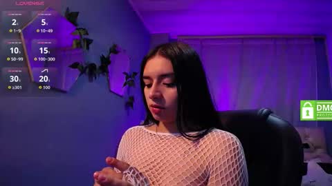 Snapshot of kylie_golden chatting on 09/29/25, 12:32 Kylie Myers online show from 09/29/25, 12:32