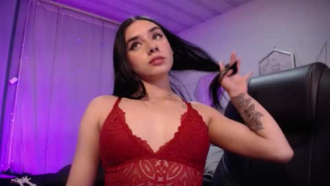 Snapshot of kylie_golden chatting on 10/23/25, 12:04 Kylie Myers online show from 10/23/25, 12:04