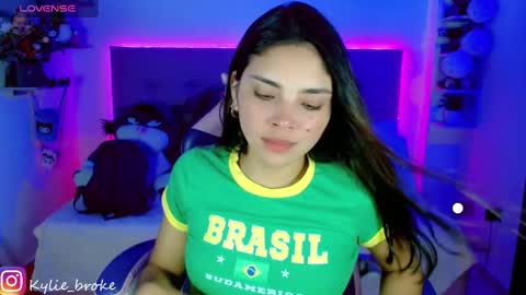 k ylie online show from 12/27/24, 12:07