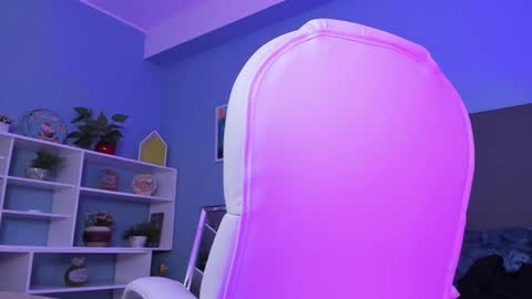 Kylie Reyes  online show from 12/18/24, 01:37