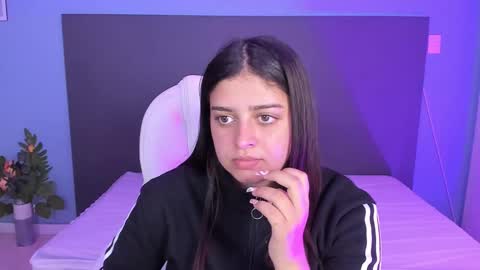 Kylie Reyes  online show from 01/13/25, 07:21
