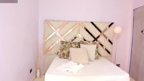 Snapshot of kylie_reyes chatting on 12/05/25, 07:32 Kylie Reyes online show from 12/05/25, 07:32