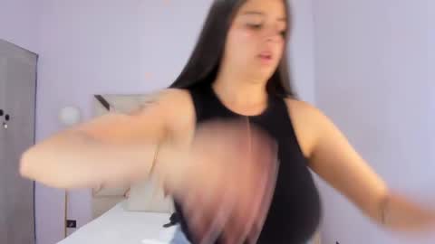 Kylie Reyes  online show from 04/24/26, 07:49