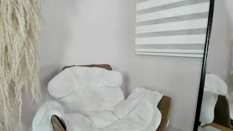 Kylie  online show from 12/31/24, 02:08