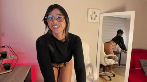 Kylie  online show from 02/05/25, 08:14