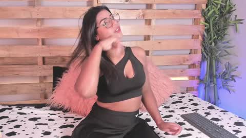 Kylie  online show from 02/25/25, 09:57
