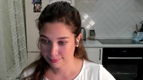 Snapshot of kylieblond chatting on 10/13/25, 08:42 Din online show from 10/13/25, 08:42