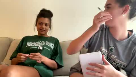 Kylie online show from 09/10/25, 07:03