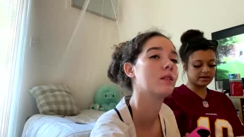 Kylie online show from 09/11/25, 02:28