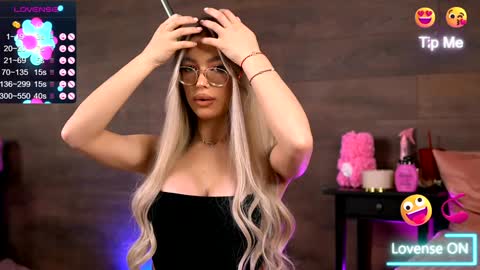 Kylie online show from 12/15/24, 07:53