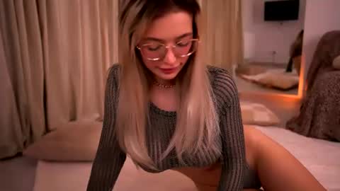 Kylie online show from 06/22/26, 09:01