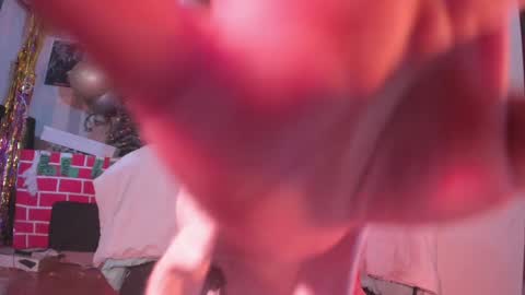 Snapshot of kyliekandy chatting on 12/27/24, 02:58 online show from 12/27/24, 02:58