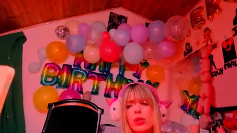 Snapshot of kyliekandy chatting on 11/20/25, 12:33 online show from 11/20/25, 12:33