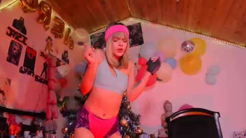 Snapshot of kyliekandy chatting on 11/29/25, 12:57 online show from 11/29/25, 12:57