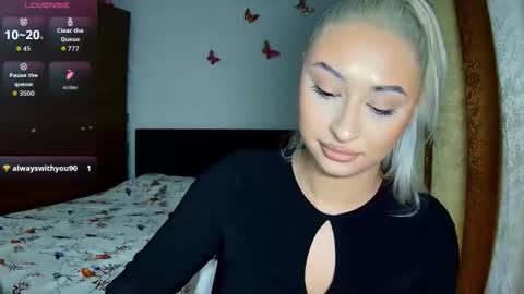 Snapshot of kylieoneadams chatting on 11/12/25, 07:20 kylie online show from 11/12/25, 07:20