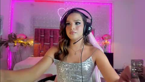 Snapshot of kylievictoria_ chatting on 10/12/25, 04:44 Kylie online show from 10/12/25, 04:44
