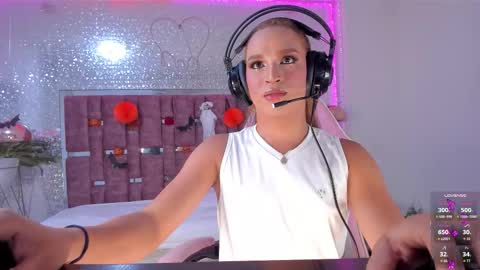 Snapshot of kylievictoria_ chatting on 10/28/25, 05:22 Kylie online show from 10/28/25, 05:22