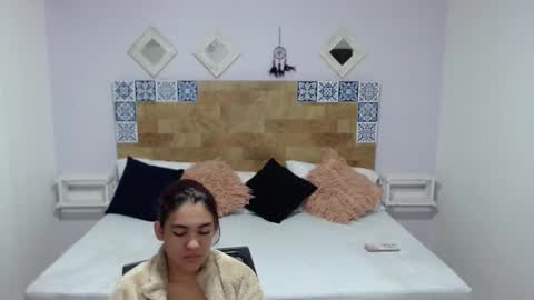 Kylie online show from 01/18/25, 05:10