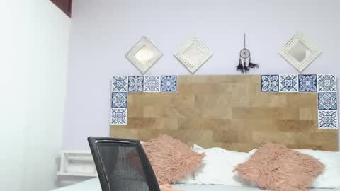 Kylie online show from 01/19/25, 04:25