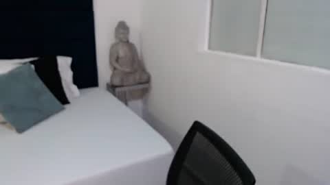 Kylie online show from 09/27/25, 09:03