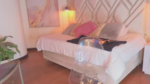 Snapshot of kylle_2050 chatting on 02/03/25, 11:42 Kyle online show from 02/03/25, 11:42