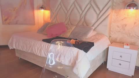 Snapshot of kylle_2050 chatting on 02/04/25, 11:16 Kyle online show from 02/04/25, 11:16