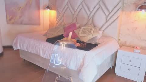 Snapshot of kylle_2050 chatting on 02/05/25, 11:44 Kyle online show from 02/05/25, 11:44