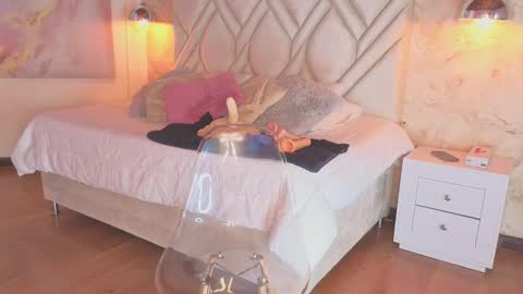 Snapshot of kylle_2050 chatting on 02/20/25, 11:42 Kyle online show from 02/20/25, 11:42