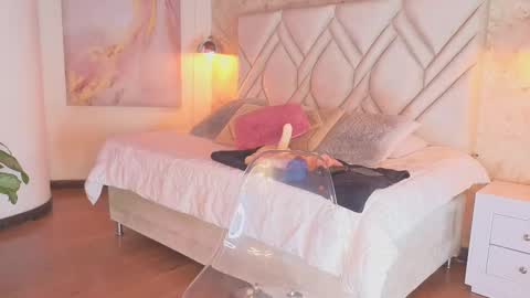 Snapshot of kylle_2050 chatting on 02/24/25, 11:43 Kyle online show from 02/24/25, 11:43