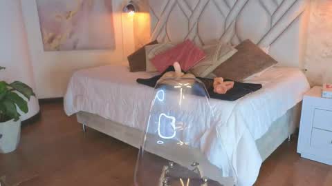 Snapshot of kylle_2050 chatting on 03/07/25, 11:40 Kyle online show from 03/07/25, 11:40