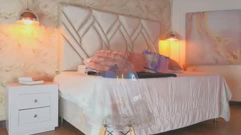 Snapshot of kylle_2050 chatting on 09/18/25, 11:23 Kyle online show from 09/18/25, 11:23