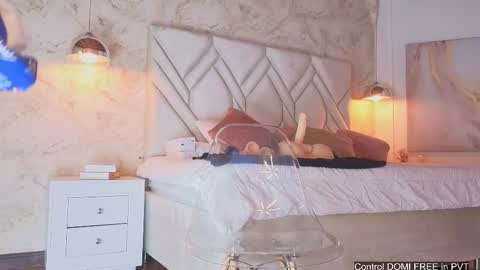 Snapshot of kylle_2050 chatting on 10/13/25, 11:32 Kyle online show from 10/13/25, 11:32