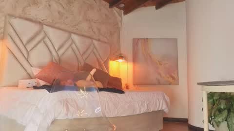 Snapshot of kylle_2050 chatting on 10/17/25, 11:24 Kyle online show from 10/17/25, 11:24