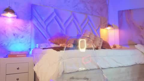 Snapshot of kylle_2050 chatting on 10/24/25, 11:39 Kyle online show from 10/24/25, 11:39