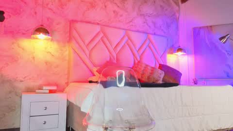 Snapshot of kylle_2050 chatting on 11/06/25, 11:22 Kyle online show from 11/06/25, 11:22