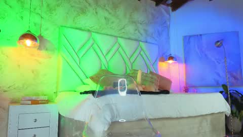 Snapshot of kylle_2050 chatting on 11/16/25, 11:27 Kyle online show from 11/16/25, 11:27