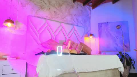 Snapshot of kylle_2050 chatting on 11/18/25, 11:25 Kyle online show from 11/18/25, 11:25