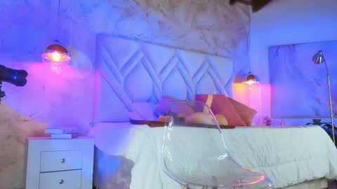 Snapshot of kylle_2050 chatting on 11/29/25, 11:35 Kyle online show from 11/29/25, 11:35