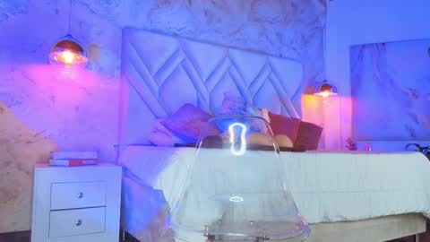 Snapshot of kylle_2050 chatting on 12/04/25, 11:19 Kyle online show from 12/04/25, 11:19