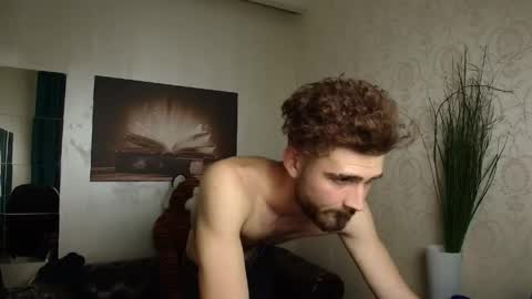 Snapshot of kyloeast chatting on 06/10/26, 08:57 KyloEast online show from 06/10/26, 08:57