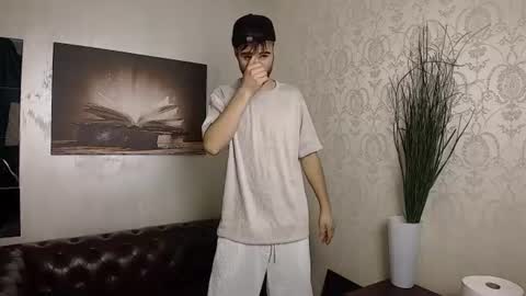 KyloEast online show from 07/23/26, 04:43