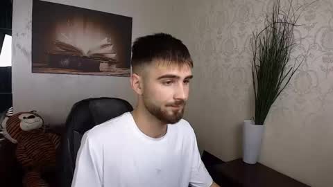 KyloEast online show from 07/28/26, 04:41